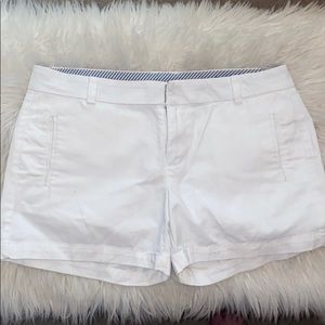 Stylus size 6 white 3in shorts
